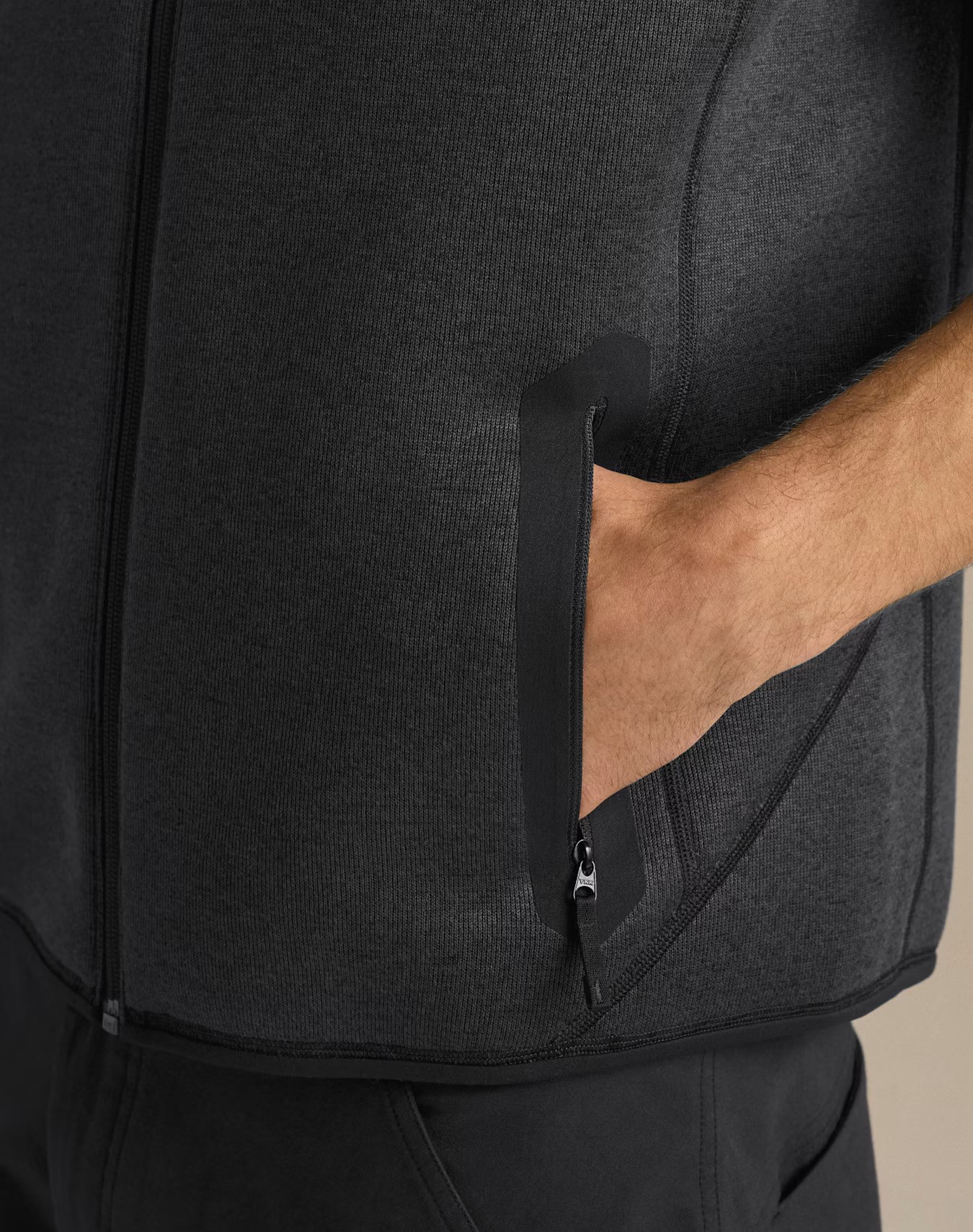 Arcteryx COVERT VEST Black Heather M's - Image 6