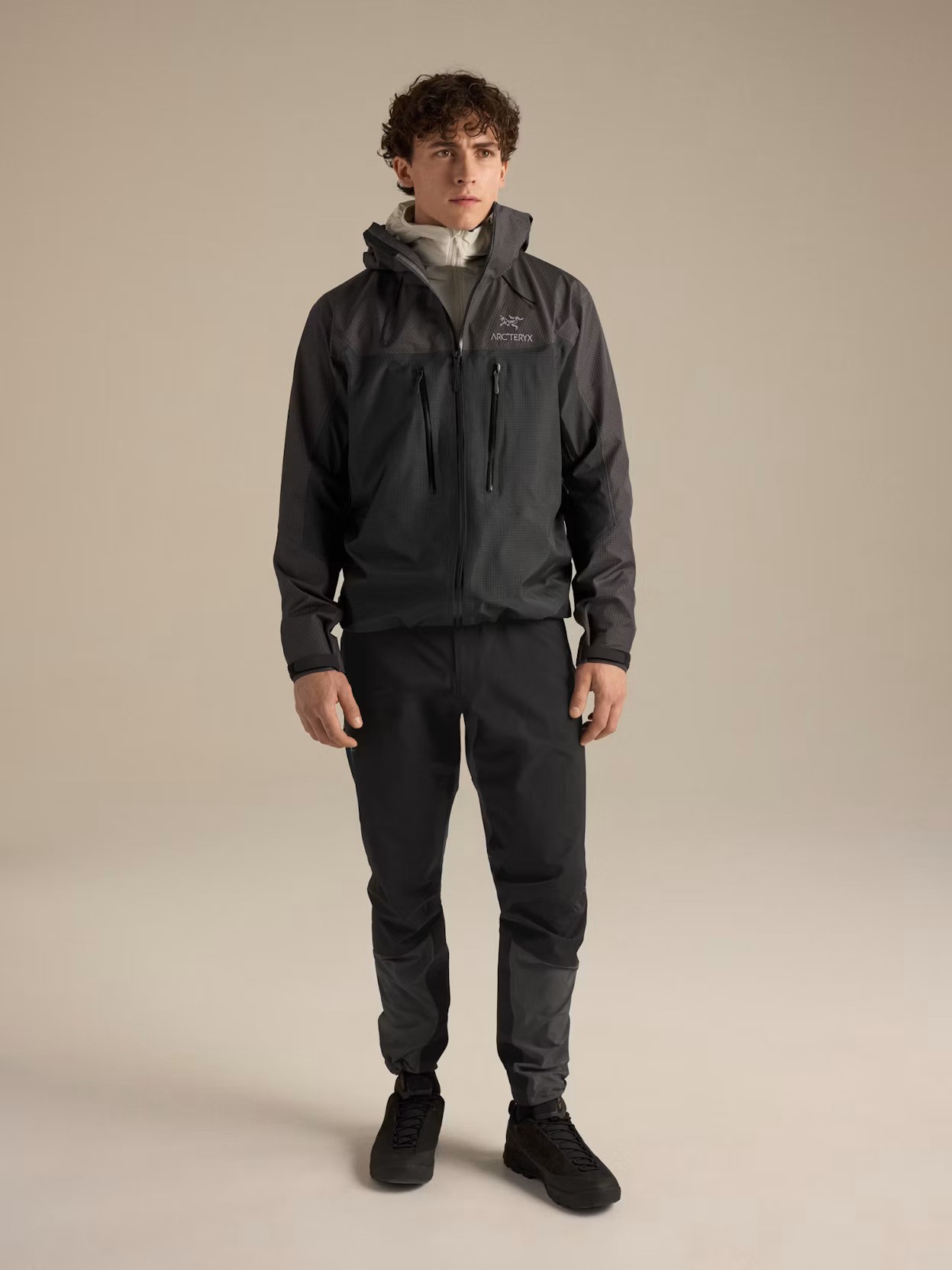 Arcteryx Alpha Jacket Graphite/Black M's - Image 2